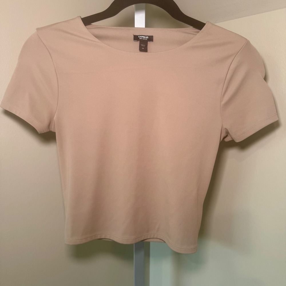 Express Body Contour Top XS‎ Beige Short Sleeve Fitted Casual Tee